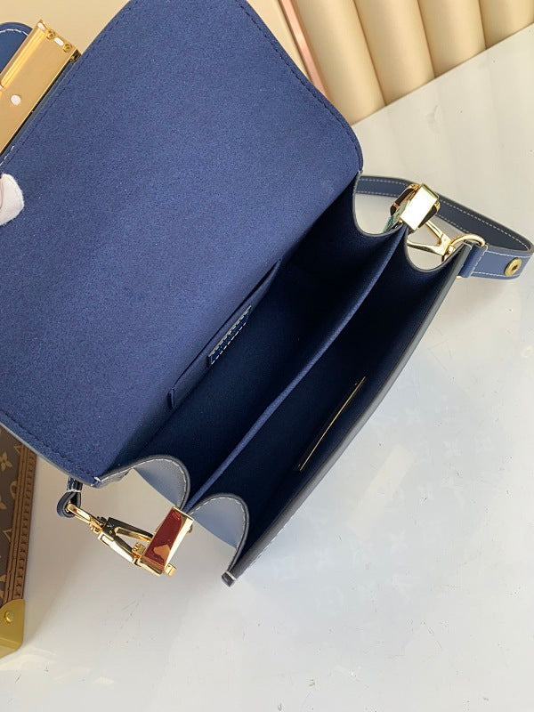 Dragons Bags ln Luxury Bag --60756