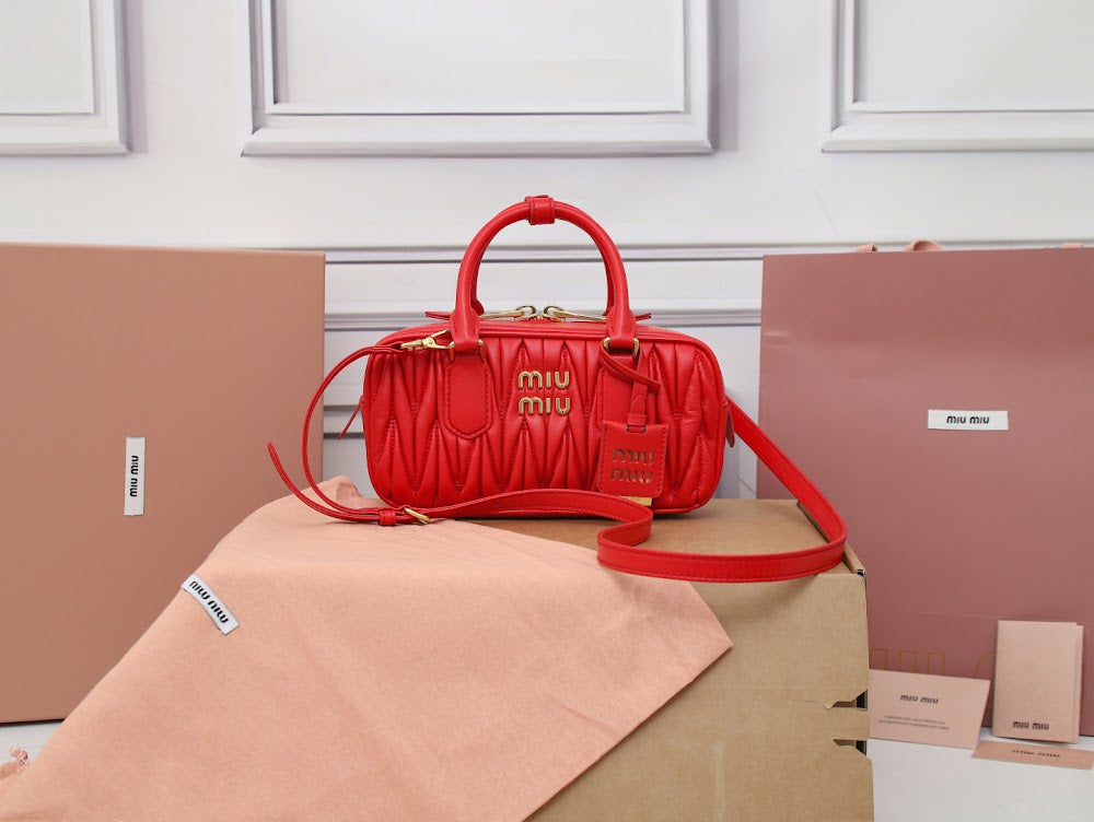 Dragons Bags Miun Miun Luxury Bag --123415