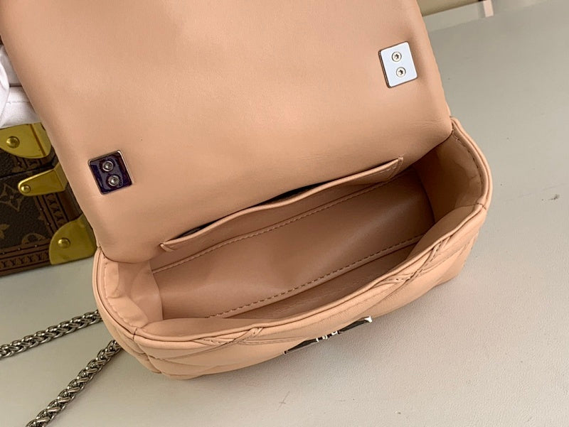Dragons Bags ln Luxury Bag --68810