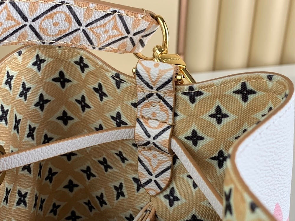 Dragons Bags ln Luxury Bag --61698