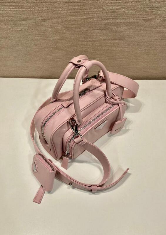 Dragons Bags Detail
