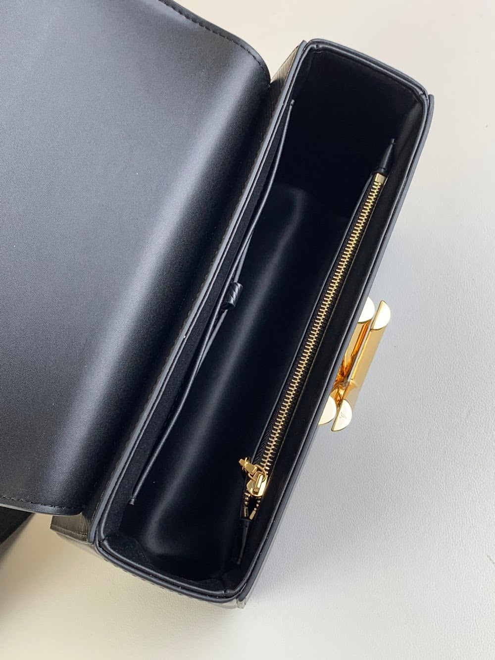 Dragons Bags ln Luxury Bag --67669