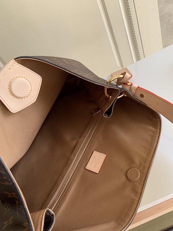 Dragons Bags ln Luxury Bag --66714