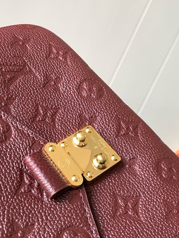 Dragons Bags ln Luxury Bag --81812