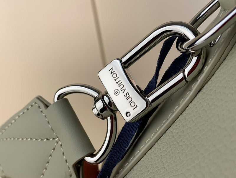 Dragons Bags ln Luxury Bag --61710