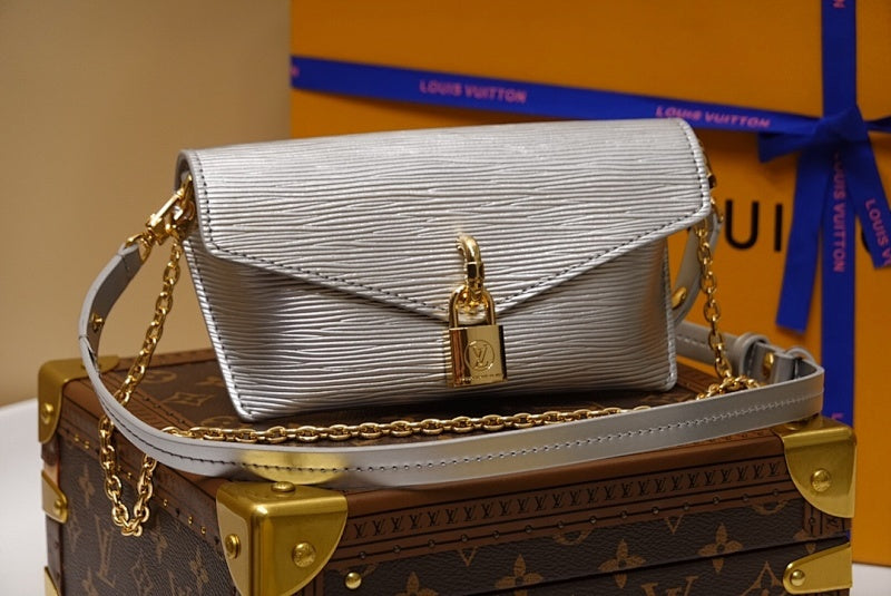 Dragons Bags ln Luxury Bag --60110