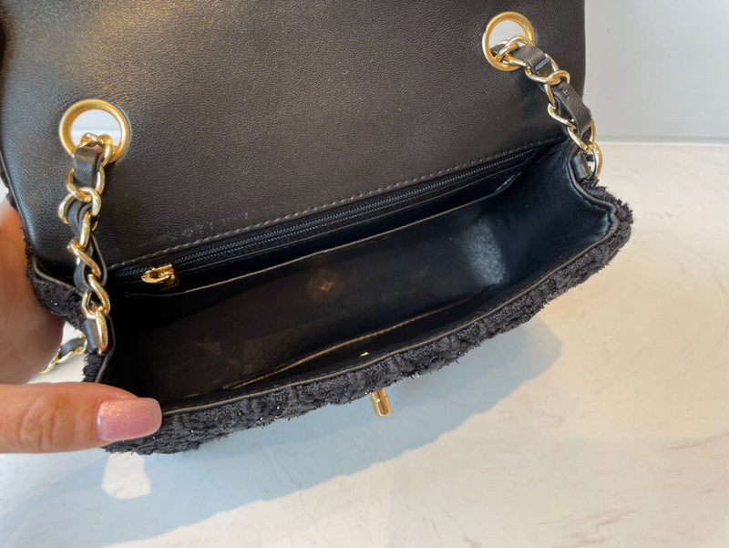Dragons Bags Detail