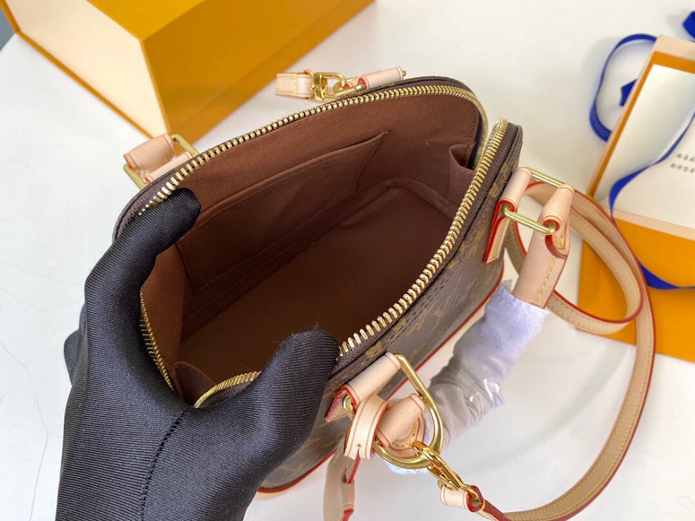 Dragons Bags ln Luxury Bag --81379