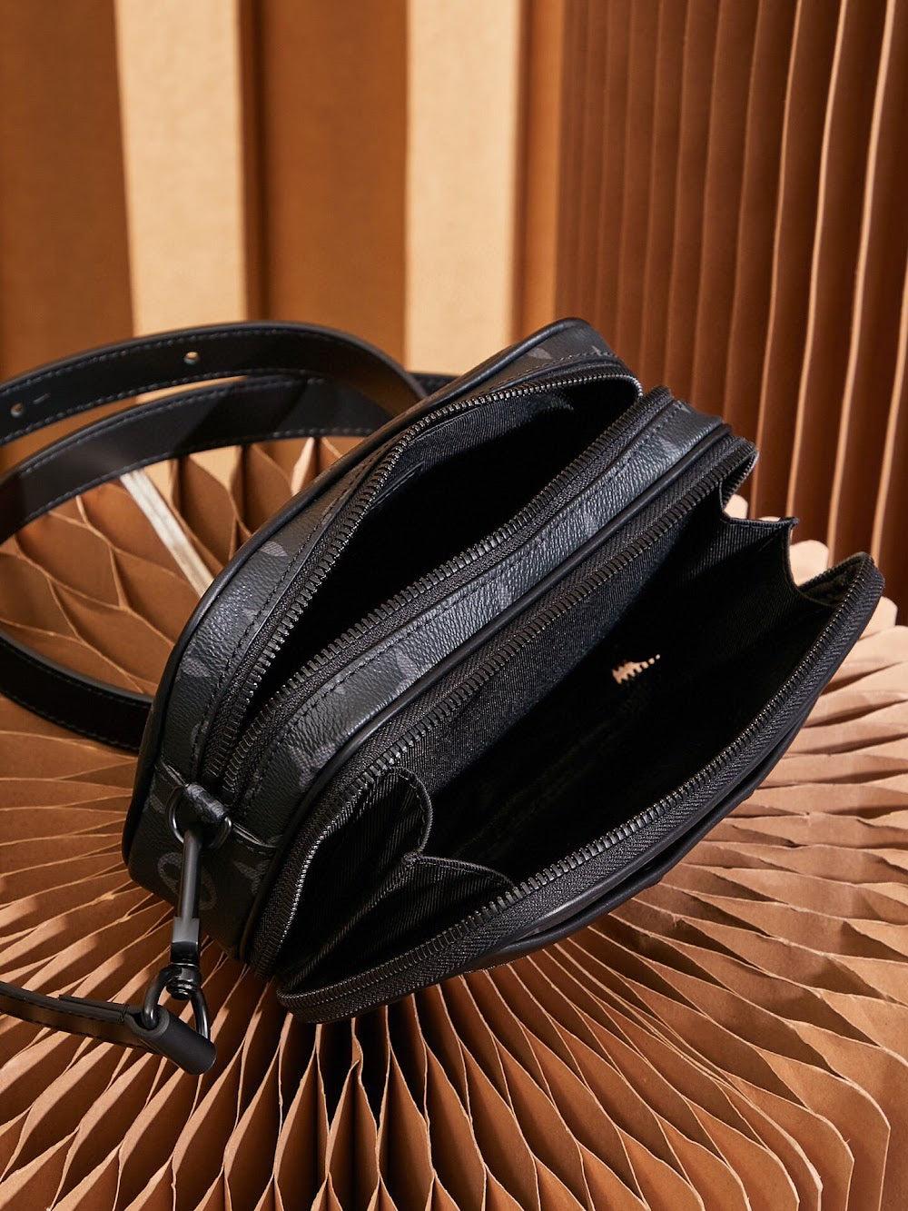 Dragons Bags ln Luxury Bag --70970
