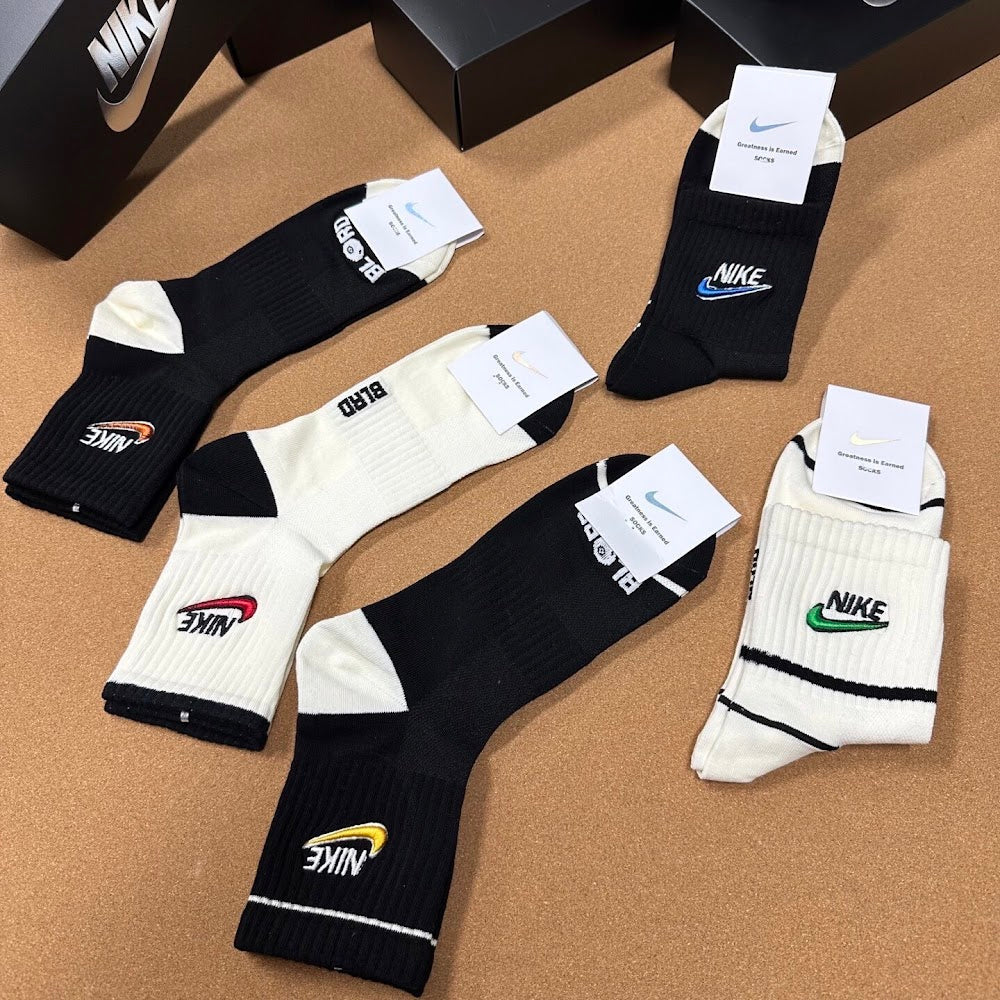 Dragons Bags Premium Luxury Socks --98412
