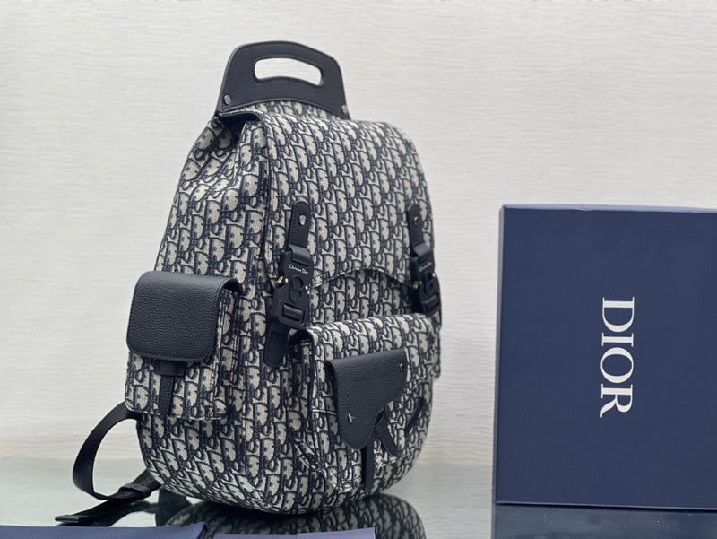 Dragons Bags Detail