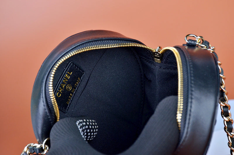 Dragons Bags Detail