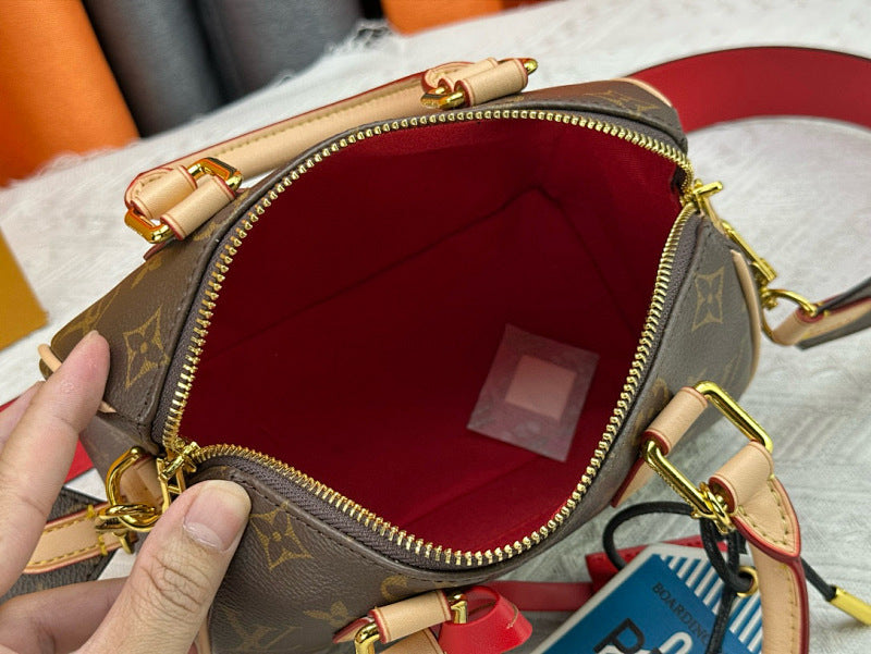 Dragons Bags ln Luxury Bag --81582