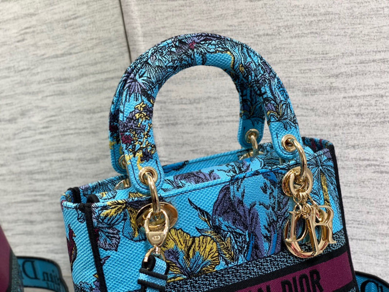 Dragons Bags Detail