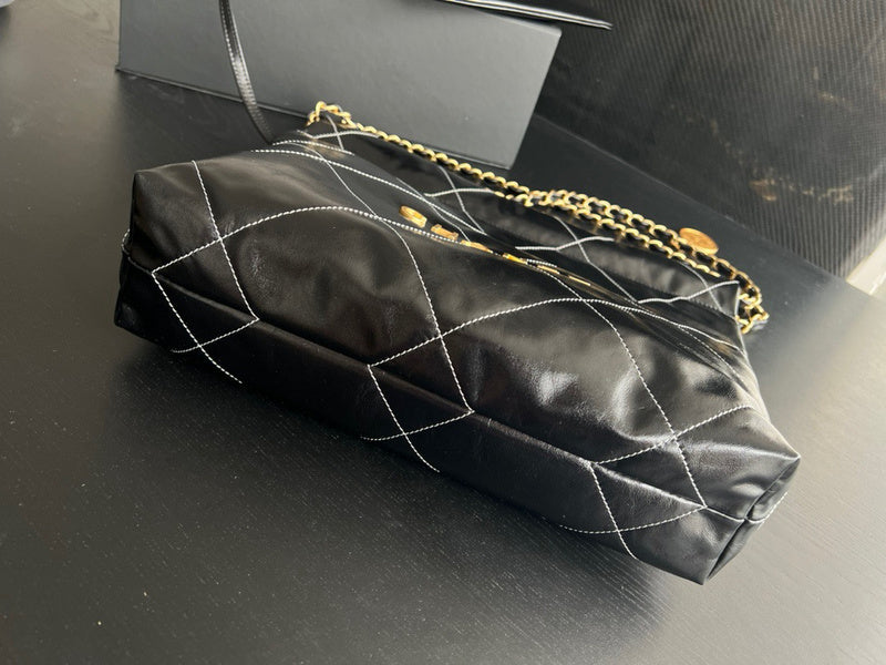 Dragons Bags Detail