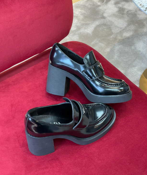 Dragons Bags Detail