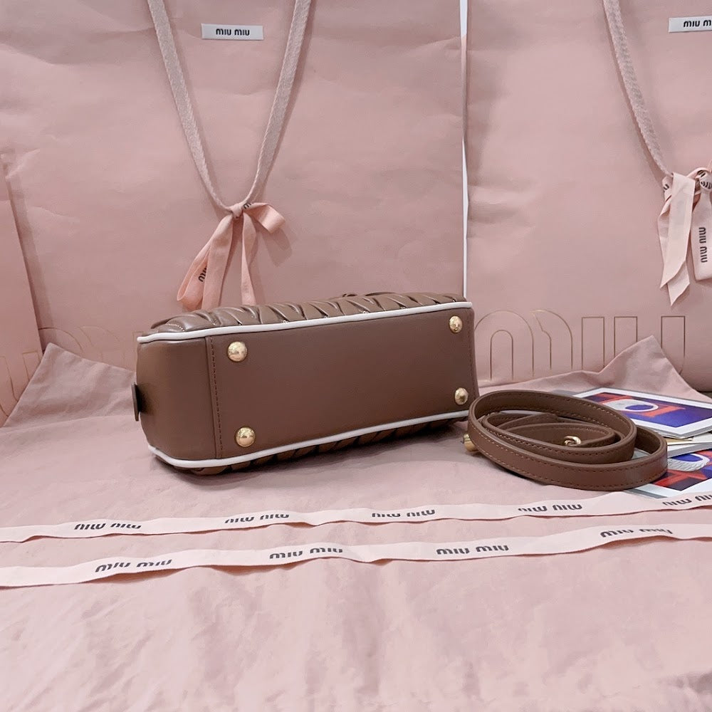 Dragons Bags Miun Miun Luxury Bag --122609