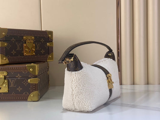 Dragons Bags ln Luxury Bag --97579