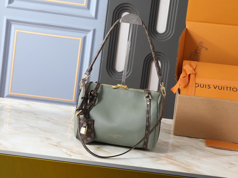 Dragons Bags ln Luxury Bag --77751