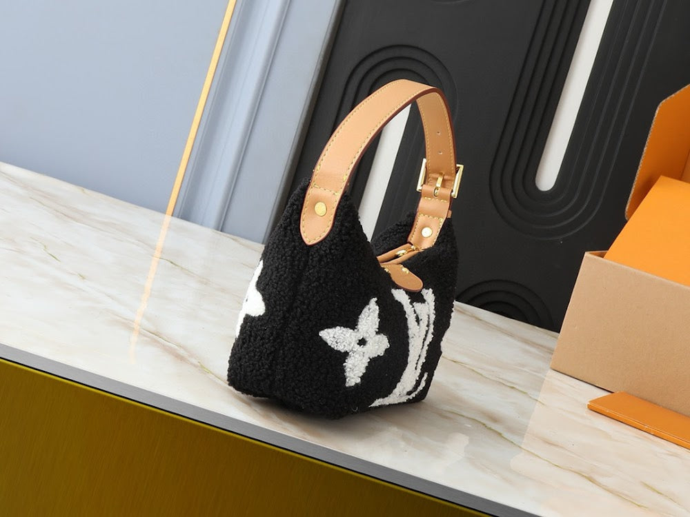 Dragons Bags ln Luxury Bag --81580