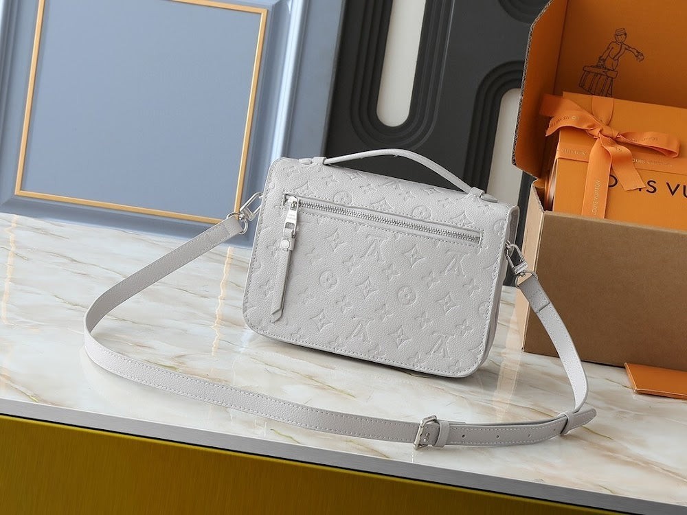 Dragons Bags ln Luxury Bag --76741
