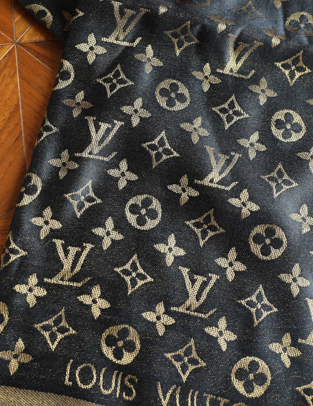 Dragons Bags Premium Designer Scarf --99304