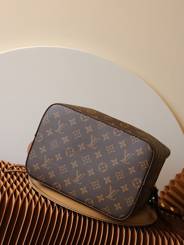 Dragons Bags ln Luxury Bag --81616
