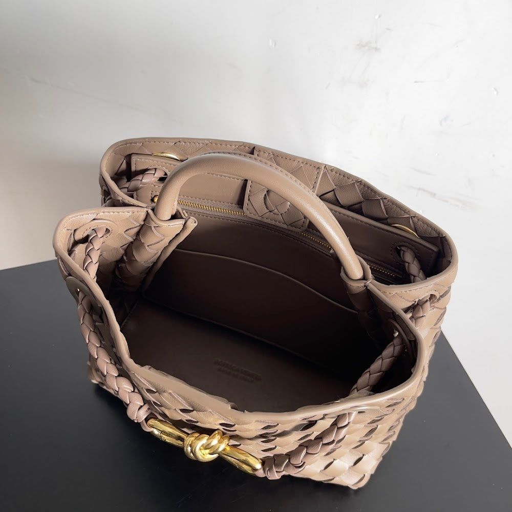 new-luxury-designer-bags-nm10684