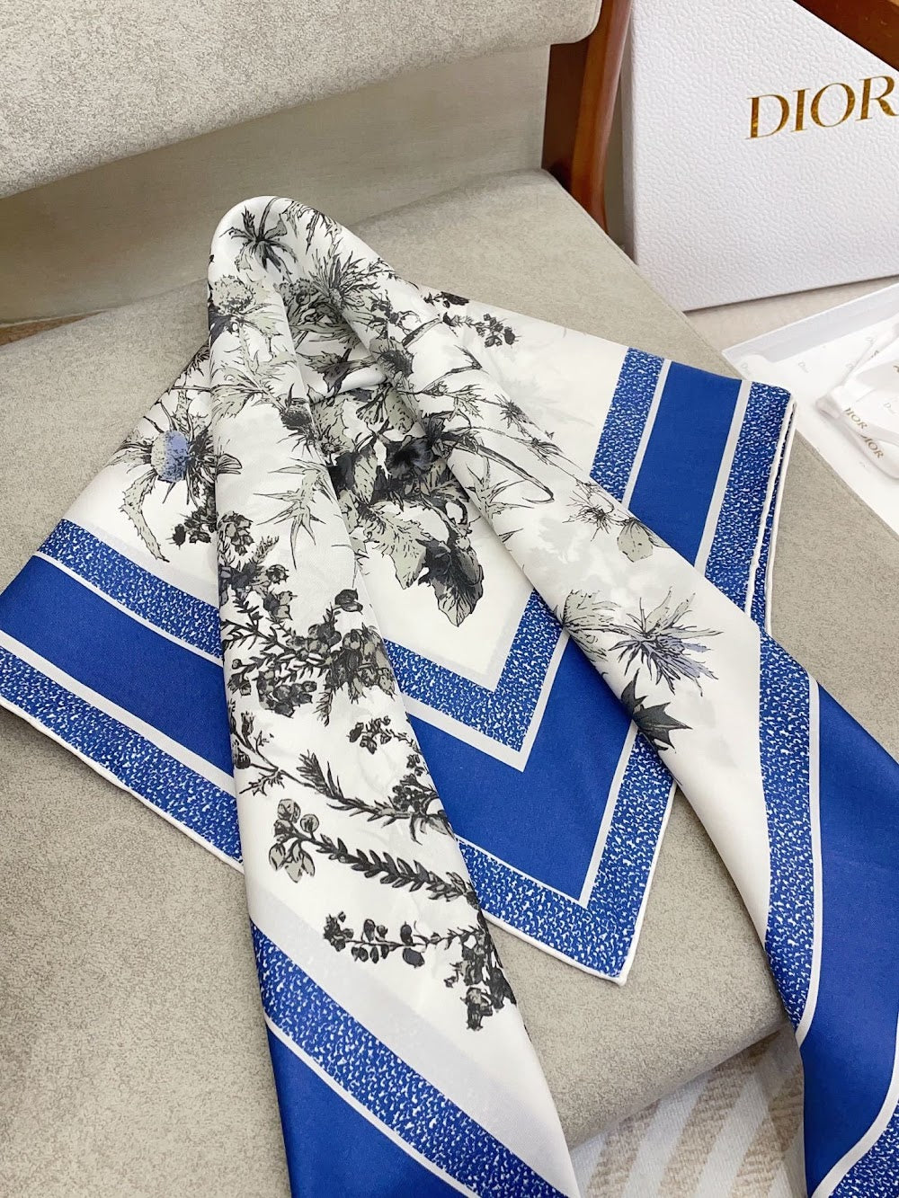 Dragons Bags Premium Designer Scarf --98983