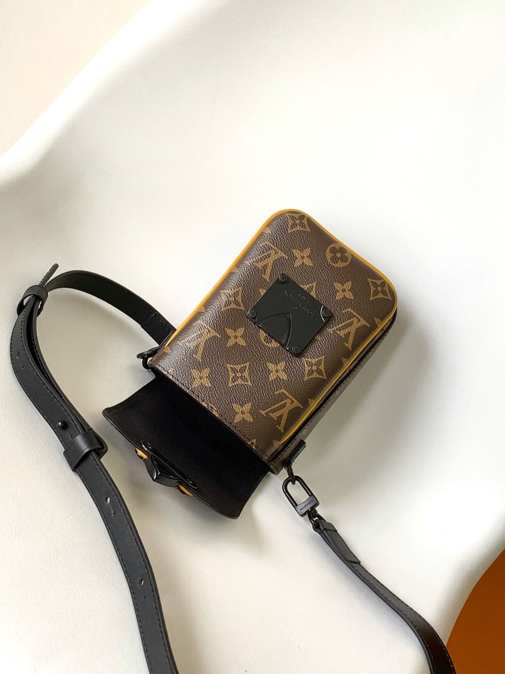 Dragons Bags ln Luxury Bag --81667