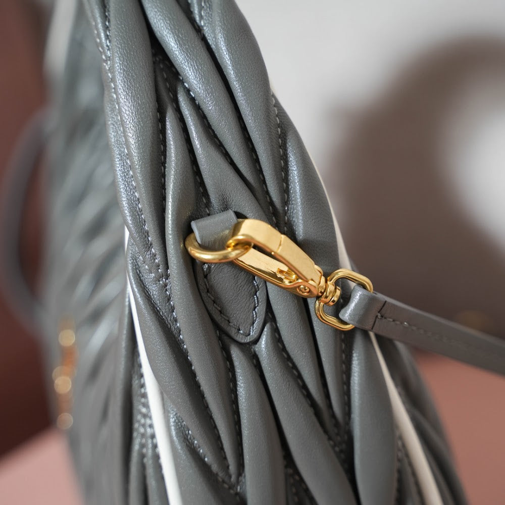 Dragons Bags Miun Miun Luxury Bag --123566