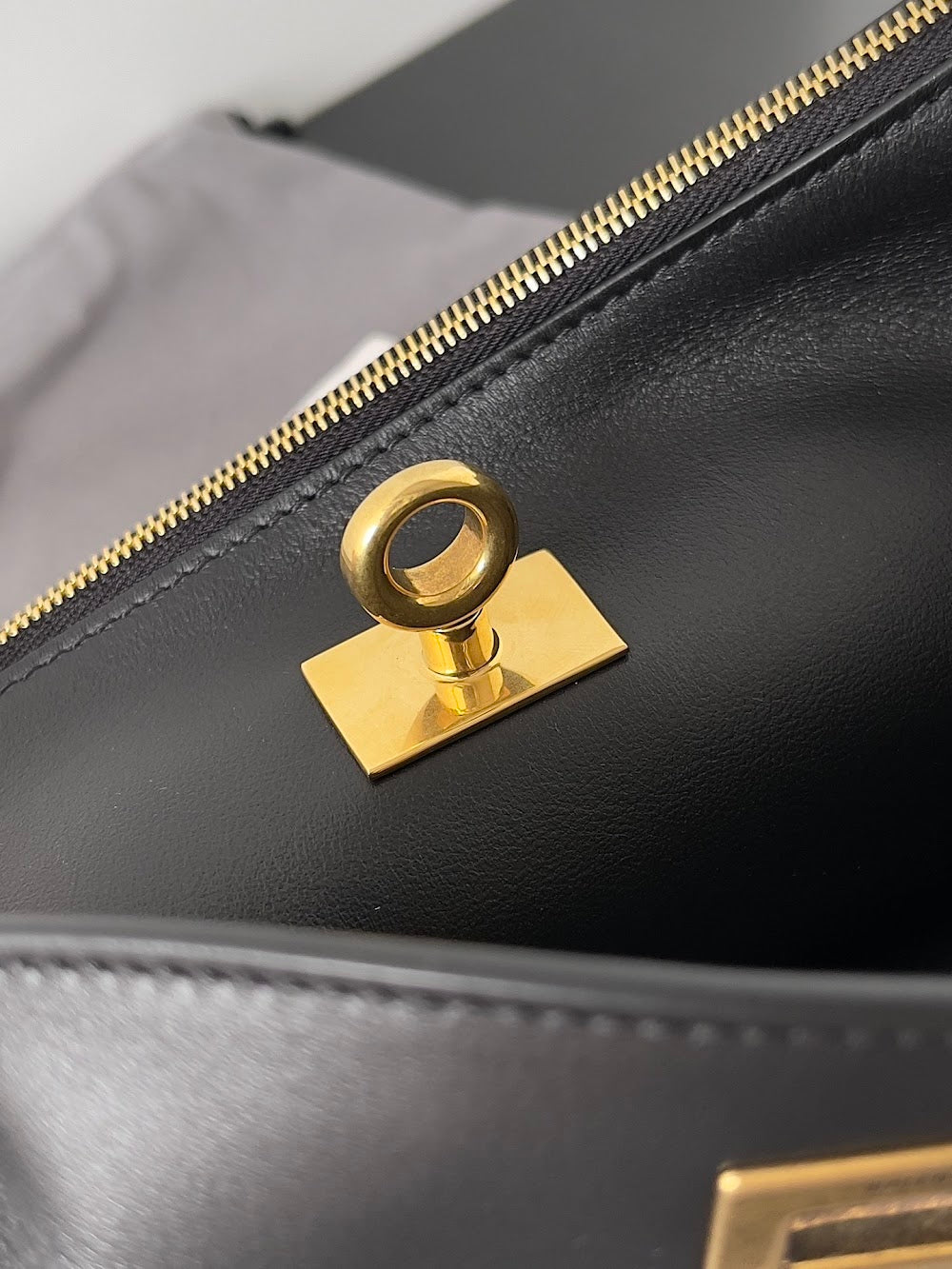 Dragons Bags Balenciaga Luxury Bag --111570