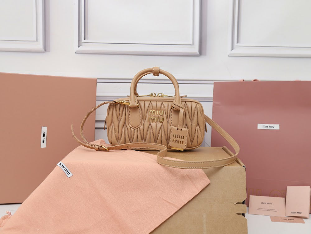 Dragons Bags Miun Miun Luxury Bag --123065