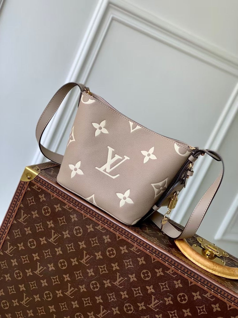 Dragons Bags ln Luxury Bag --81664