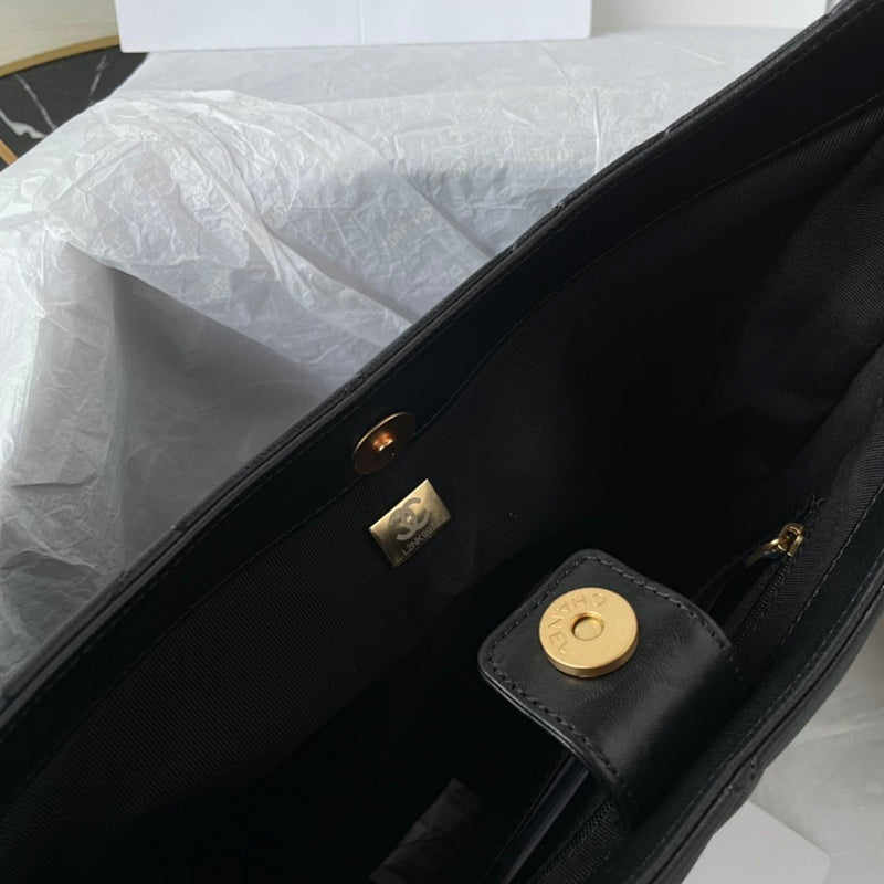 new-luxury-designer-bags-nm9415