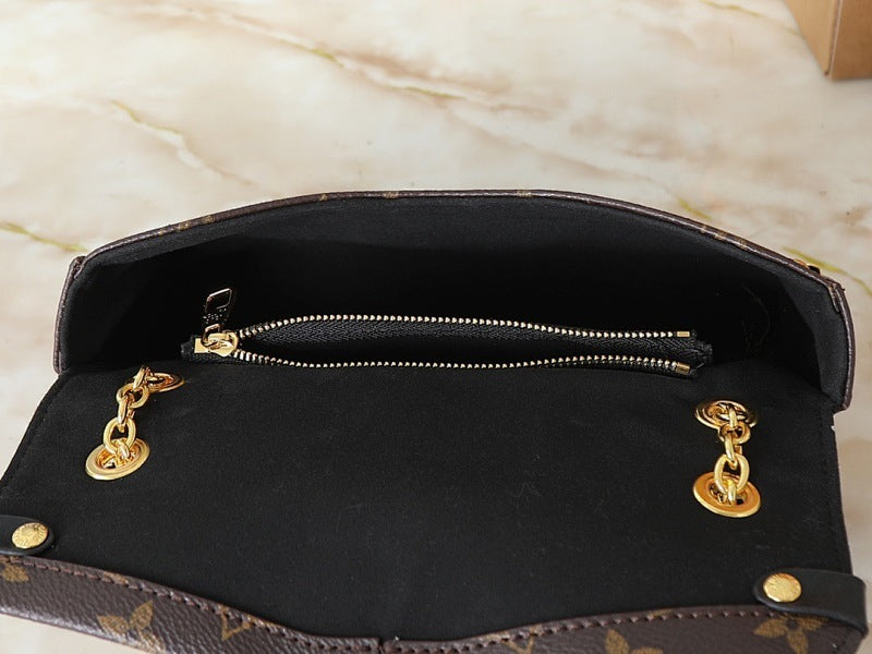Dragons Bags ln Luxury Bag --81856