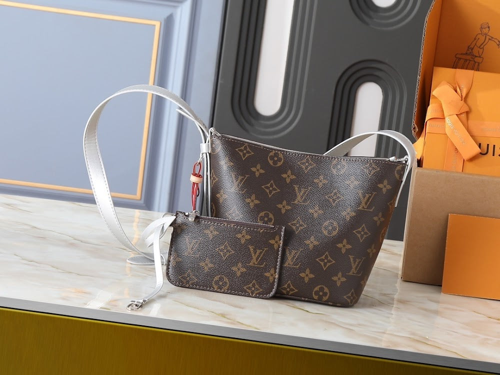 Dragons Bags ln Luxury Bag --77698