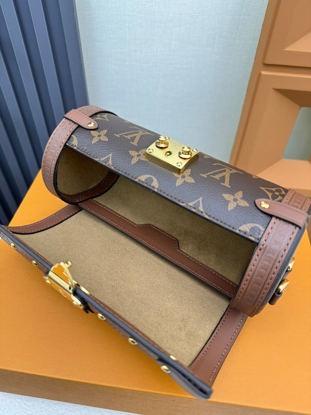 Dragons Bags ln Luxury Bag --81397