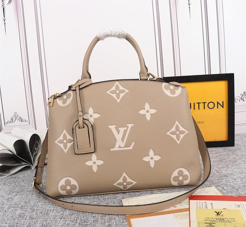 Dragons Bags ln Luxury Bag --78209