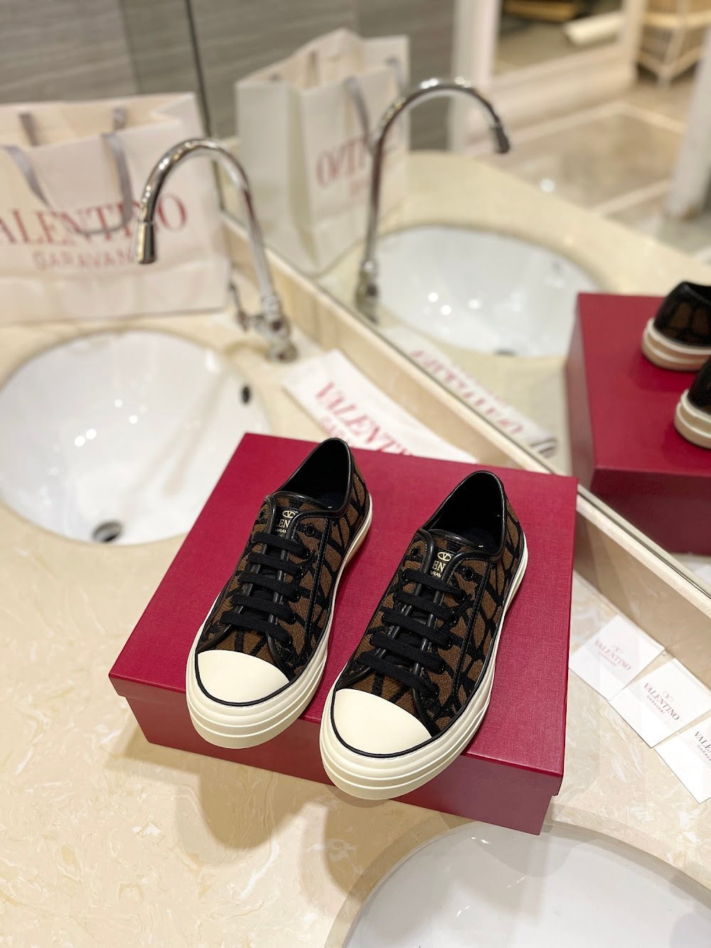 Dragons Bags Valentino Luxury Shoes --52651