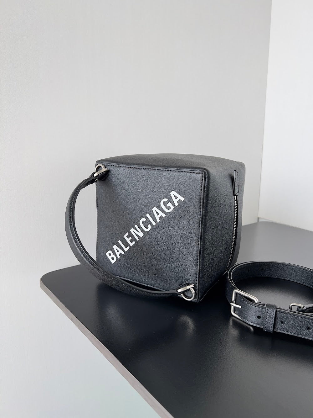 Dragons Bags Balenciaga Luxury Bag --111299
