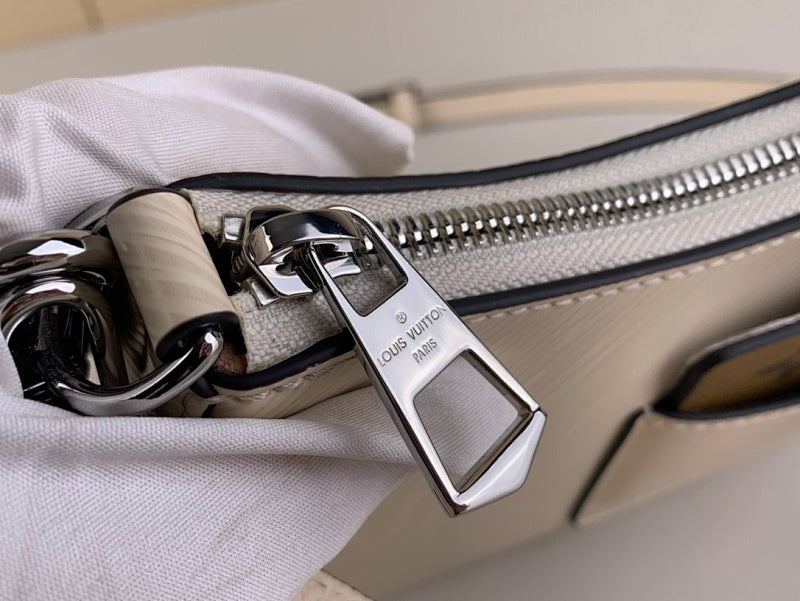 Dragons Bags ln Luxury Bag --61374