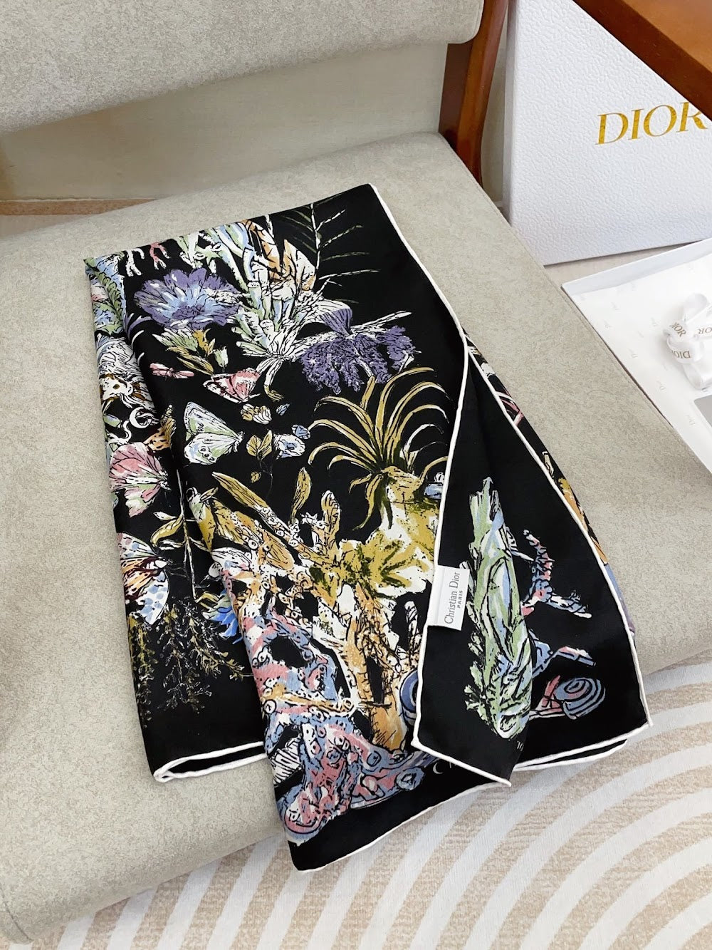 Dragons Bags Premium Designer Scarf --98855