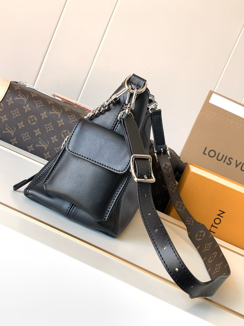Dragons Bags ln Luxury Bag --81537