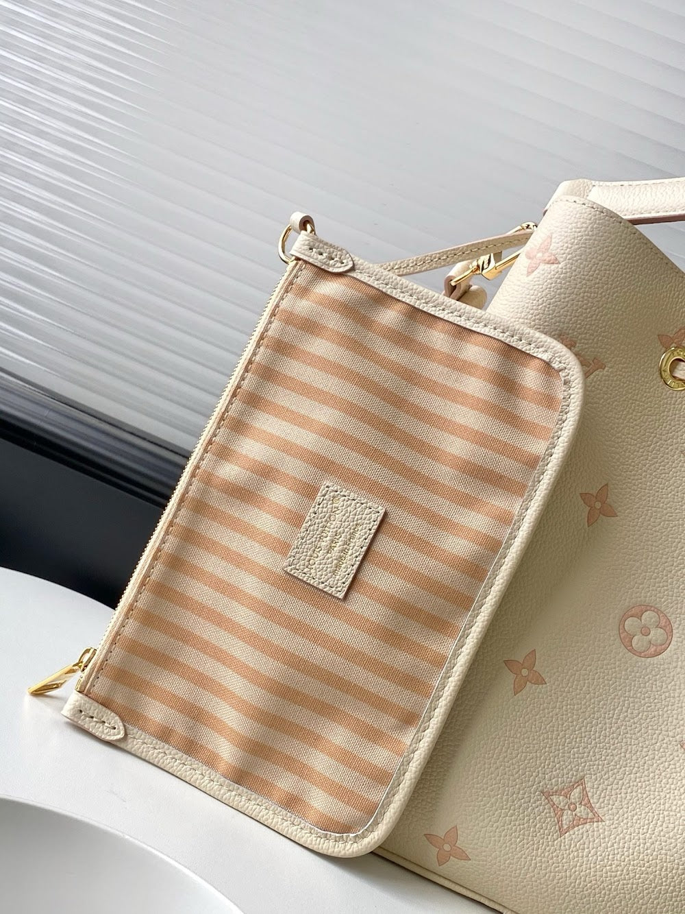 Dragons Bags ln Luxury Bag --81798