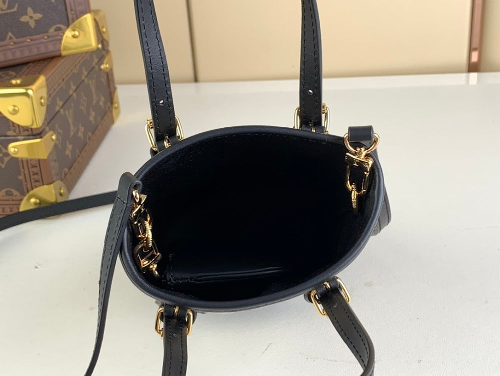 Dragons Bags ln Luxury Bag --61696