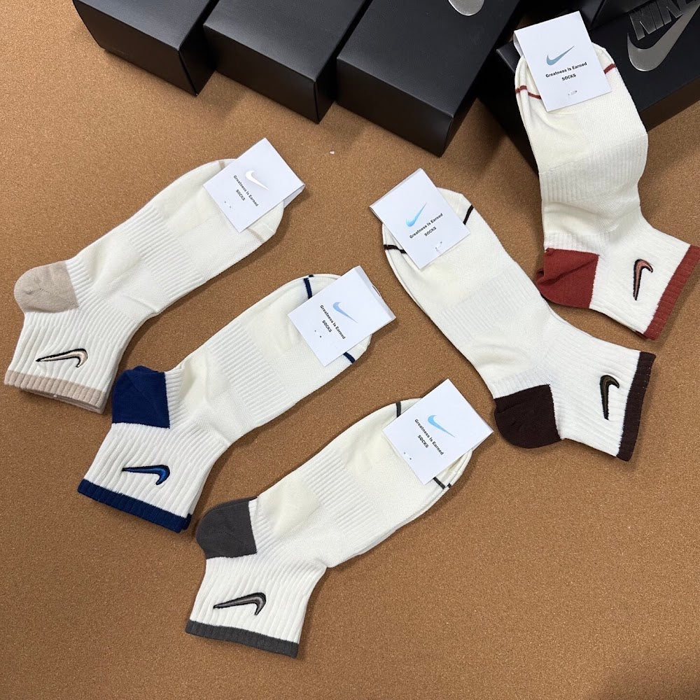 Dragons Bags Premium Luxury Socks --98267