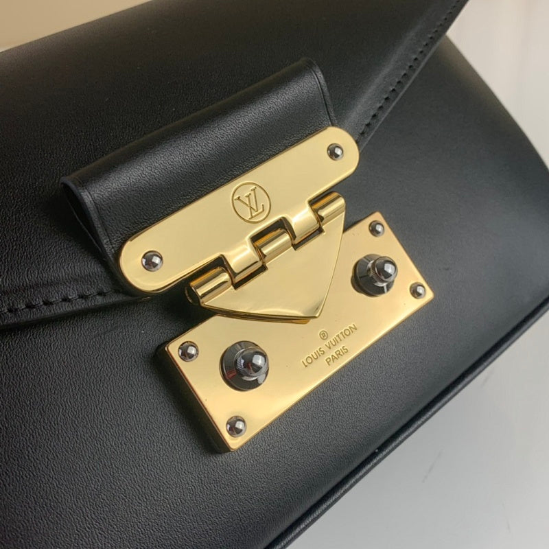 Dragons Bags ln Luxury Bag --67310