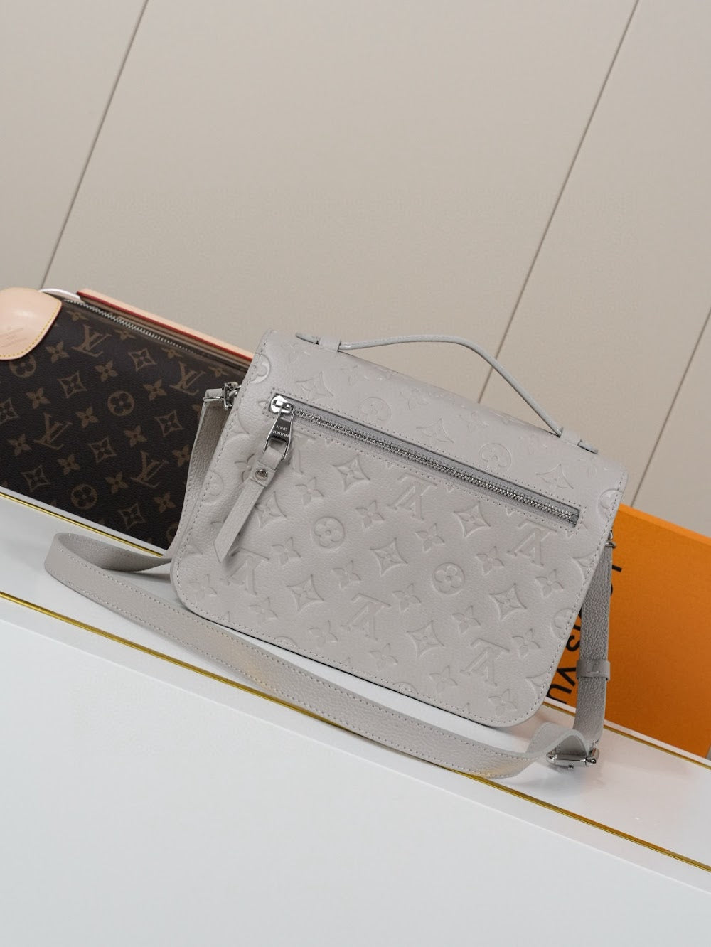 Dragons Bags ln Luxury Bag --81744