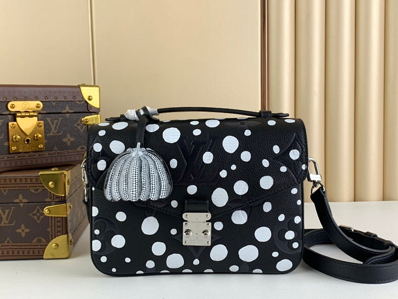Dragons Bags ln Luxury Bag --67978